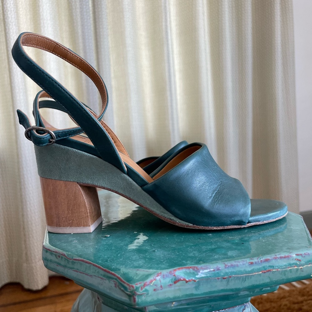 Coclico Liwi wedge heel sandal in Riviera